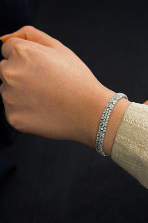 نمایی نزدیک روی دست